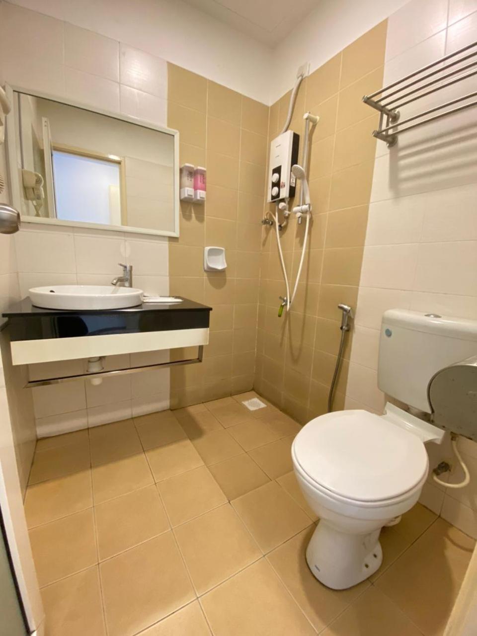 Havona Hotel - Taman Tropika קולאי מראה חיצוני תמונה