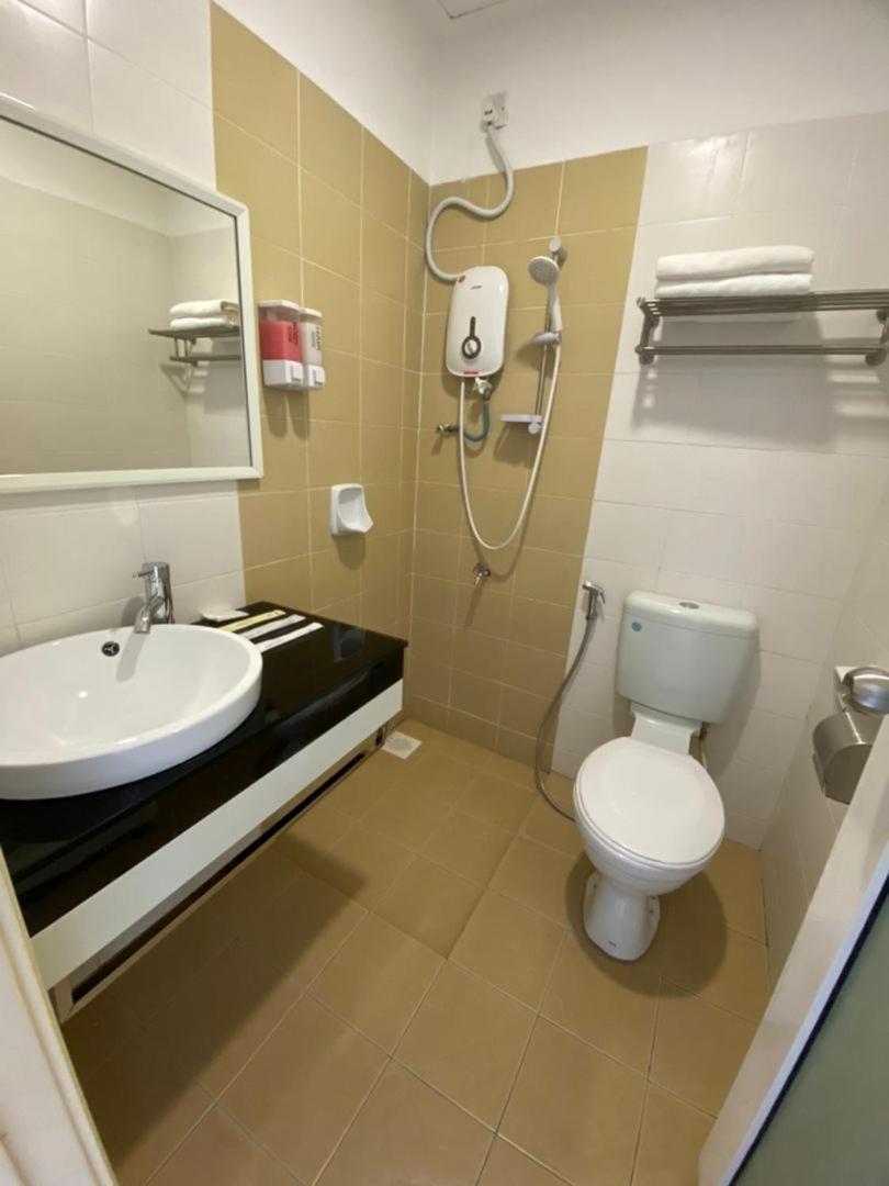 Havona Hotel - Taman Tropika קולאי מראה חיצוני תמונה