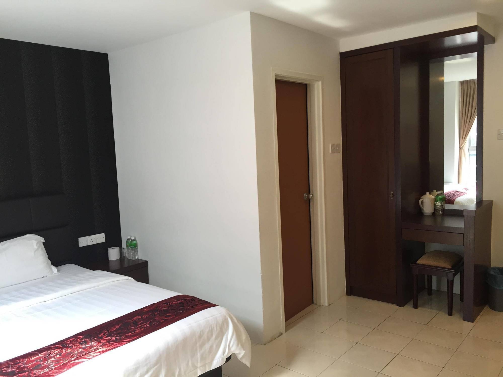 Havona Hotel - Taman Tropika קולאי מראה חיצוני תמונה