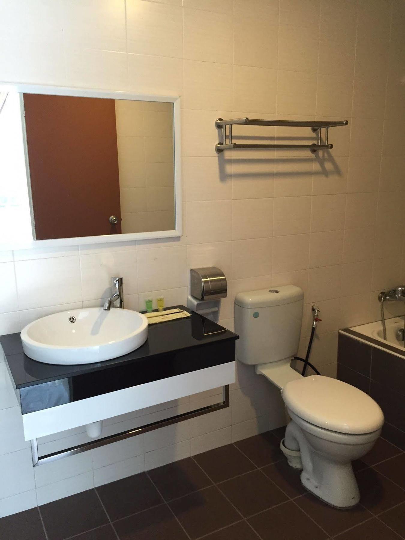 Havona Hotel - Taman Tropika קולאי מראה חיצוני תמונה